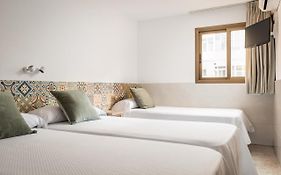 Hostal Baler Guest House Barcelona Spain